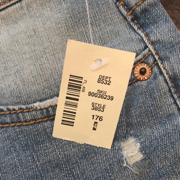 Aeropostale Light Blue Wash Midi Jean Shorts Size 4 - Picture 5 of 15